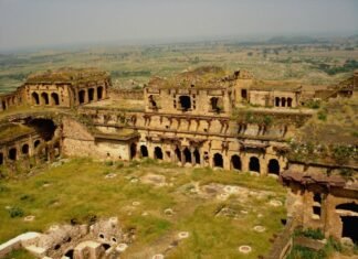 A Few Fort That Are Not Famous For Carrying Historical Heritage in India Fort