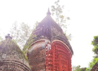 Muluti – heard the name of the place! Muluti is carrying the burden of innumerable terracotta temples in India. Let’s plan for a weekend trip Muluti