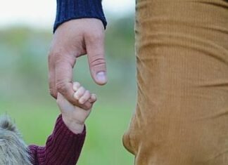 Delayed Parenthood abnormalities!! Do Paternal age above 35 cause genetic disorders to their children?