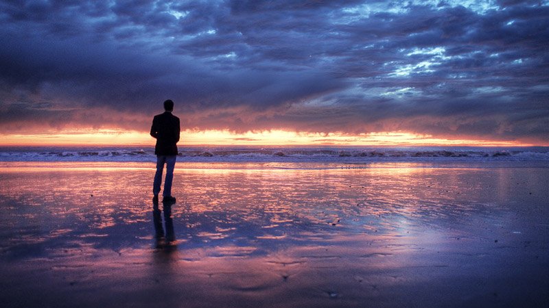 Travel Etiquette: 6 cardinal sins of travelling. 5 beach sunset credit Graham