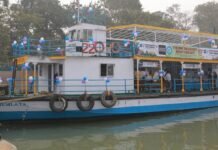 “Boat library” Book stories on the heart of River Hoogly!! Let us enjoy reading books along with the beautiful location!!