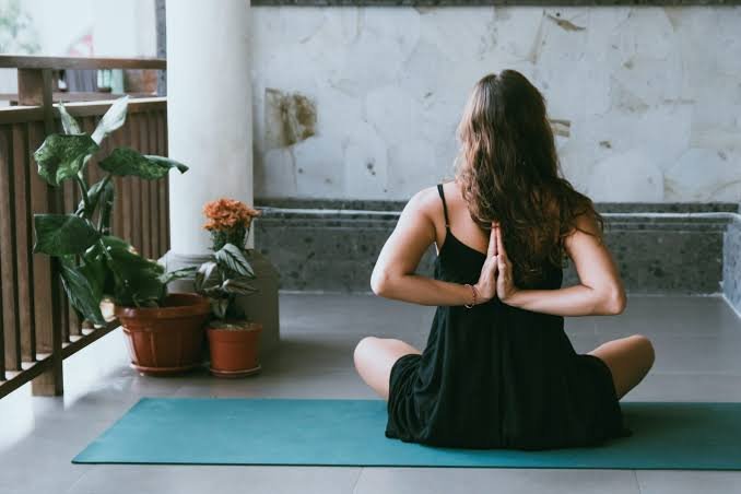 WANT TO PRACTICE YOGA AT HOME?? HERE ARE 9 TIPS YOU SHOULD FOLLOW BEFORE STARTING IT !!! 5 images 67