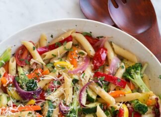 DO YOU KNOW HOW TO MAKE HEALTHY AND TASTY “EGG SAUCEY VEGETABLES PASTA” ? Let’s prepare something tasty in 15 minutes!!