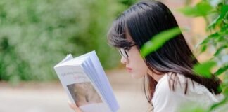 The priceless habit of reading books before your bedtime- Find out 3 reasons why?? habit