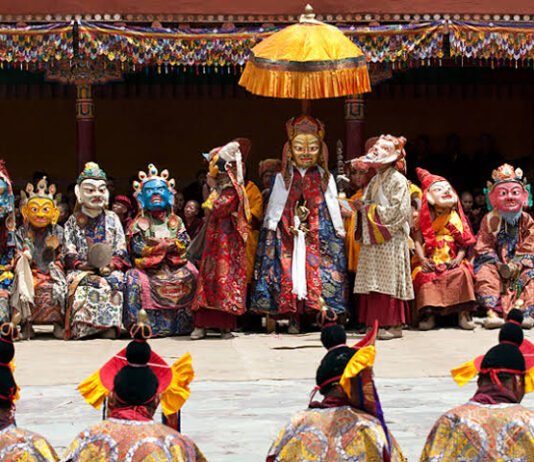 “The Hemis Gompa Festival of Ladakh” Know 10 facts related with this festival !! Hemis Gompa Festival