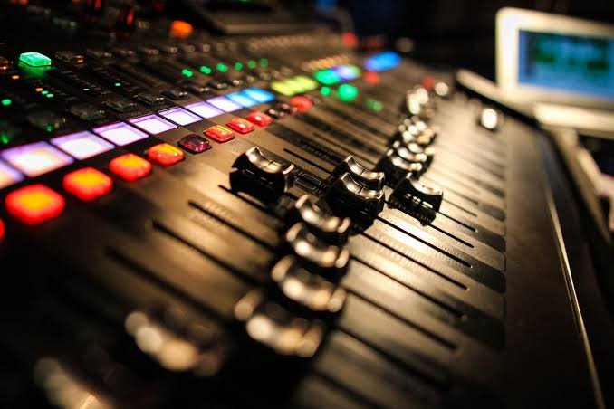 WANT TO PURSUE A CAREER IN MUSIC? HERE ARE 8 MUSICAL CAREER OPPORTUNITIES FOR YOU!!! 8 images 82