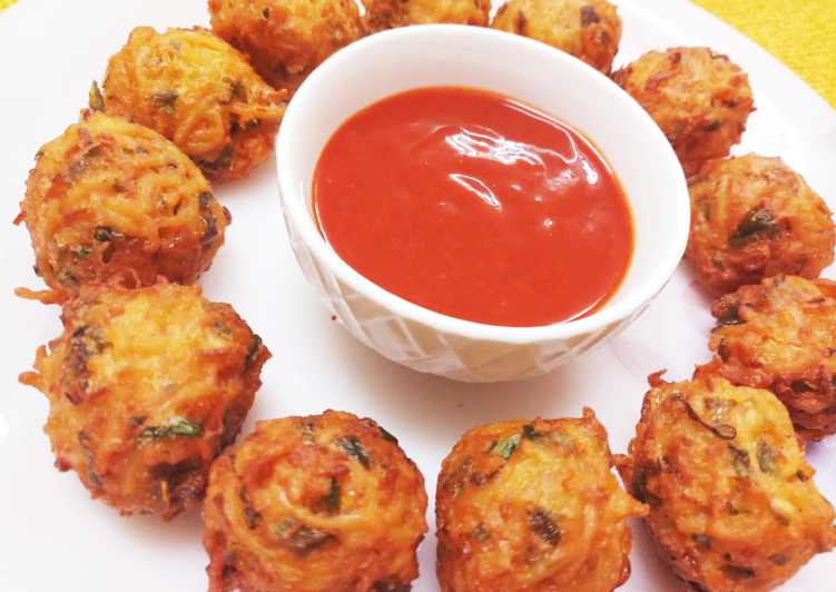 DO YOU KNOW HOW TO MAKE "NONVEG NOODLES POKORA" IN 20 MINUTES? LET'S READ FULL PROCESS... 1 maggi pakoda recipe main photo 1