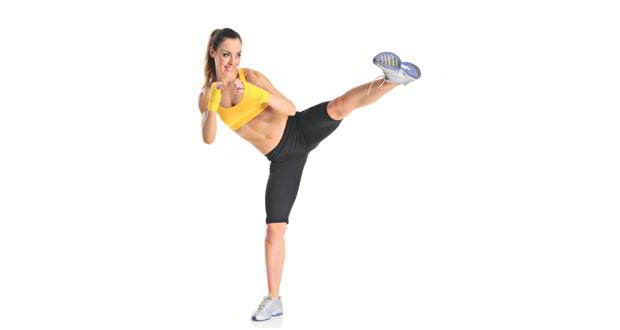 WHY SELF DEFENSE IS IMPORTANT FOR WOMEN? HERE ARE 4 SELF DEFENSE MOVES AND FEW TIPS!!! 6 images 2021 04 02T120542.001