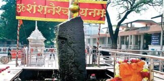 Shani Shignapur (70 KM from Shirdi): A shrine stand for piousness