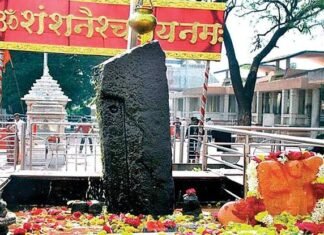 Shani Shignapur (70 KM from Shirdi): A shrine stand for piousness