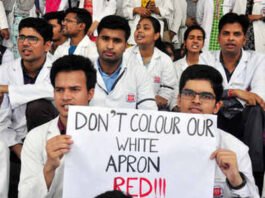 Nearly 3,000 Doctors resign in Madhya Pradesh refusing to work under inhumanly conditions. Doctors Strike