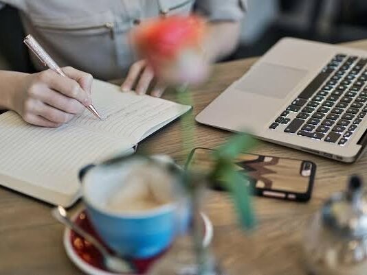 Content Writing : Guide for Beginners to make a career. Content writing