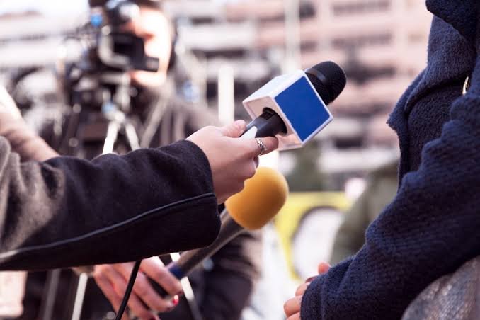 PURSUING JOURNALISM COURSE 3 images 4 3 7