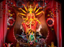 4 Famous Durga Puja pandals in Kolkata which will give you the perfect festive essence. Durga puja