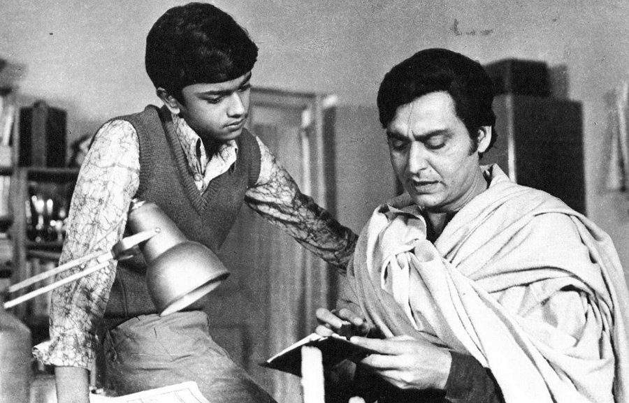 Soumitra Chatterjee in Sonar Kella