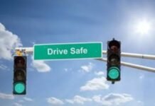 Look at 19 Road safety rules that should be kept in mind always while driving. Safety