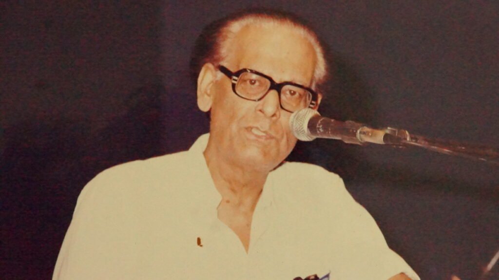 The singer had simplicity but a rich voice. The anniversary is today. Can you guess who?: Music world 2022 11 DSC05838